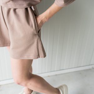 Къси панталонки с джобове