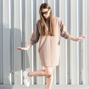 Рокля с дълъг ръкав и джобове